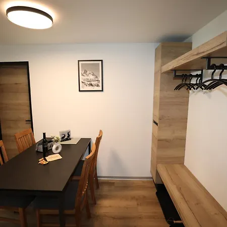 Bergliebe -neu & Modern Inspiring Places Апартаменти Церматт