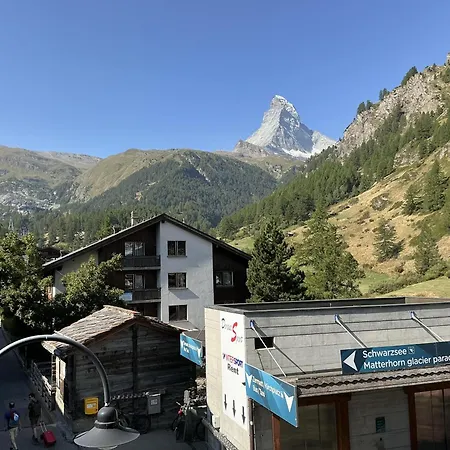 Bergliebe -neu & Modern Inspiring Places Апартаменти Церматт